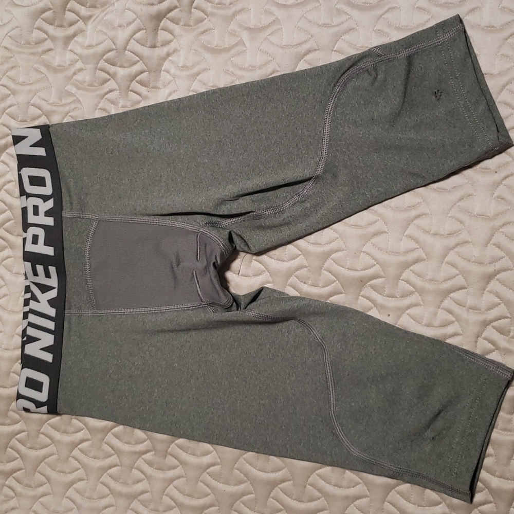 🔶️5 for $30🔶️  Nike 3/4 Leggings